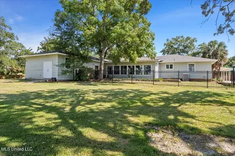 Exterior - 5207 North Dr, Moss Point, MS 39563 photo 9 of 11