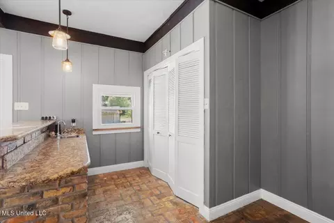 Entry Way - 5207 North Dr, Moss Point, MS 39563 photo 1 of 4