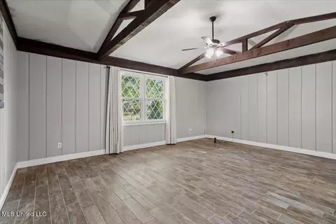 Living - 5207 North Dr, Moss Point, MS 39563 photo 6 of 7