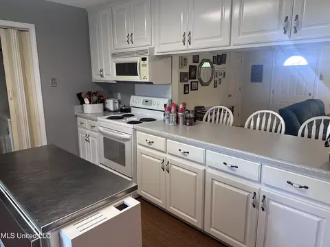 Kitchen - 148 Plum Bluff Dr, Lucedale, MS 39452 photo 2 of 5
