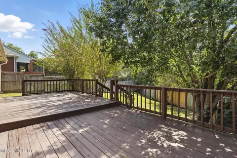 Exterior - 631 Overlook Pt, Brandon, MS 39047 photo 2 of 5
