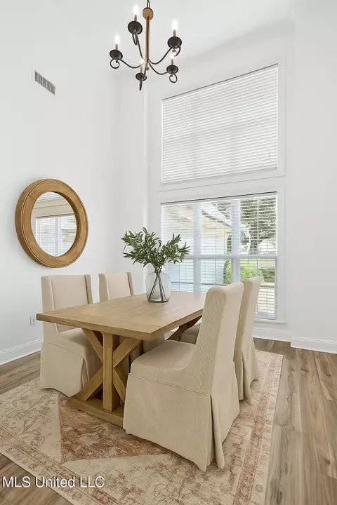 Dining - 631 Overlook Pt, Brandon, MS 39047 photo 1 of 1
