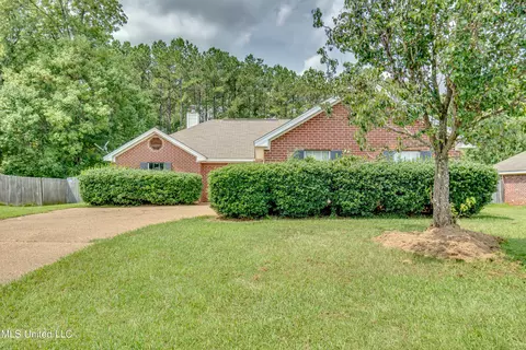 1063 Spanish Oak Dr, Pearl, MS 39208
