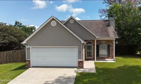 11394 Fairfield Ln, Gulfport, MS 39503