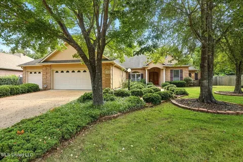 109 Brookside Cir, Clinton, MS 39056