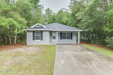 6022 E Madison St, Bay Saint Louis, MS 39520