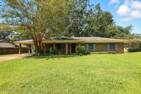 461 Robert Michael Dr, Pearl, MS 39208