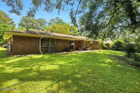 Exterior - 461 Robert Michael Dr, Pearl, MS 39208 photo 3 of 7