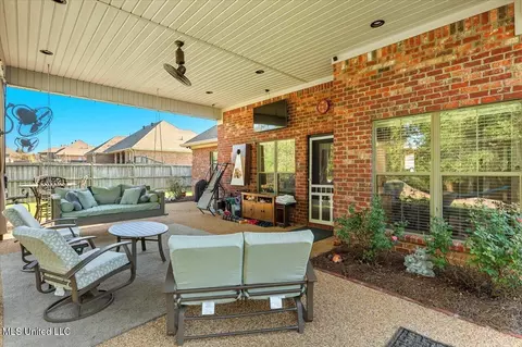 Exterior - 609 Tucker Xing, Brandon, MS 39042 photo 3 of 7