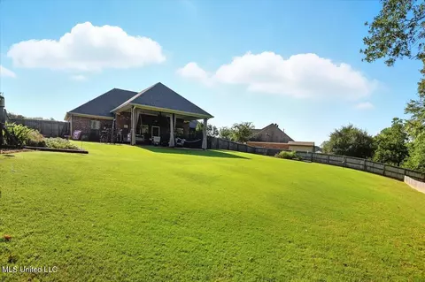 Exterior - 609 Tucker Xing, Brandon, MS 39042 photo 4 of 7