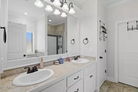 Bath - 609 Tucker Xing, Brandon, MS 39042 photo 1 of 3