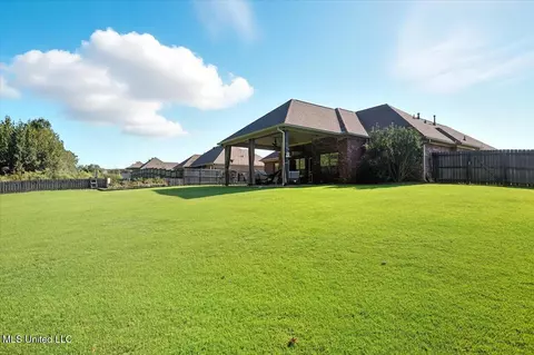 Exterior - 609 Tucker Xing, Brandon, MS 39042 photo 5 of 7