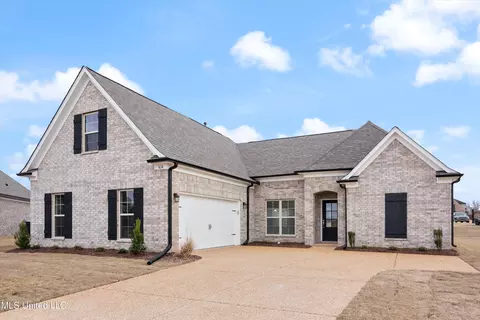 Exterior - 956 Collie Dr, Hernando, MS 38632 photo 3 of 6