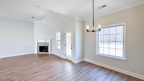 Dining - 723 Lucas Ln, Hernando, MS 38632 photo 3 of 3