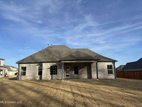 Exterior - 723 Lucas Ln, Hernando, MS 38632 photo 3 of 4