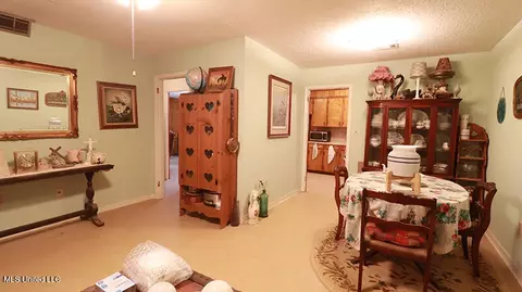 Dining - 5083 Terry Rd, Jackson, MS 39212 photo 2 of 2