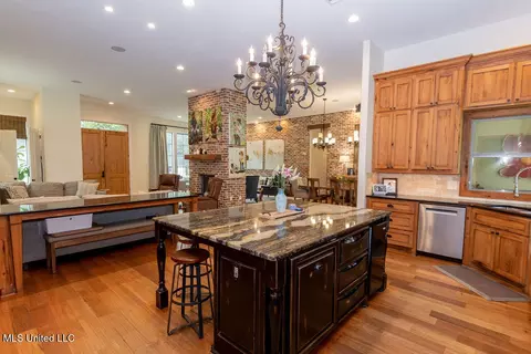 Kitchen - 4254 Berlin Dr, Jackson, MS 39211 photo 1 of 10