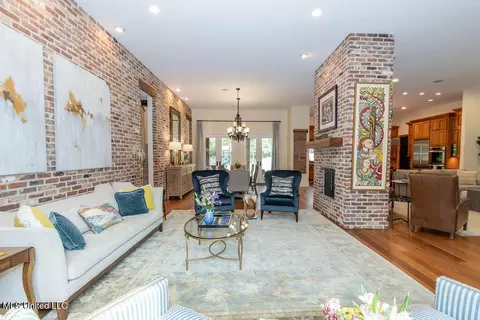 Living - 4254 Berlin Dr, Jackson, MS 39211 photo 8 of 10