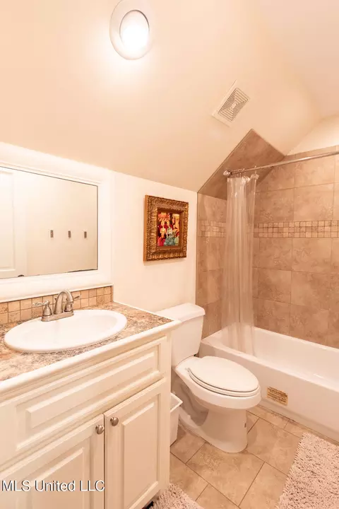 Bath - 4254 Berlin Dr, Jackson, MS 39211 photo 10 of 10