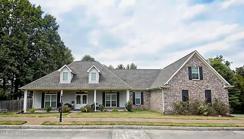 470 Beacon Hill Dr, Hernando, MS 38632