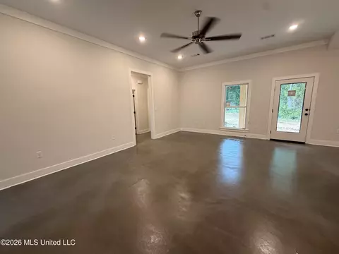 Living - 192 Lake Harbor Rd, Brandon, MS 39047 photo 1 of 4
