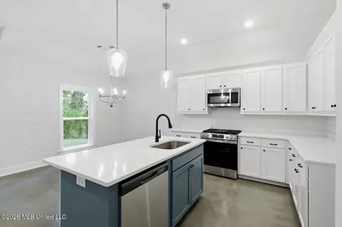 Kitchen - 192 Lake Harbor Rd, Brandon, MS 39047 photo 1 of 4