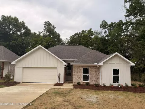 192 Lake Harbor Rd, Brandon, MS 39047