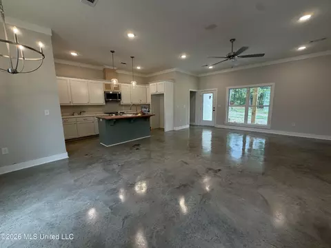 Living - 196 Lake Harbor Rd, Brandon, MS 39047 photo 1 of 2