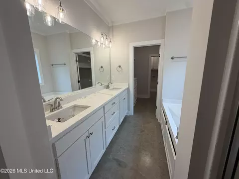 Entry Way - 196 Lake Harbor Rd, Brandon, MS 39047 photo 1 of 2