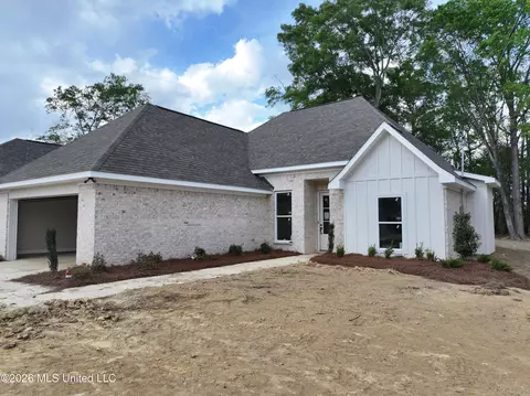 196 Lake Harbor Rd, Brandon, MS 39047