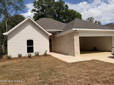 198 Lake Harbor Rd, Brandon, MS 39047