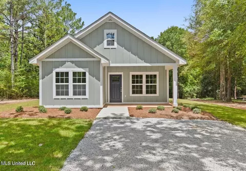 15 Dill St, Lucedale, MS 39452