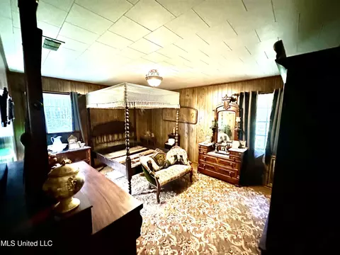 Bedroom - 621 NE Felder Ln, Brookhaven, MS 39601 photo 1 of 3