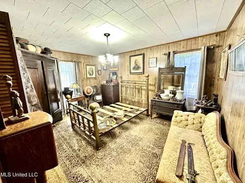 Bedroom - 621 NE Felder Ln, Brookhaven, MS 39601 photo 3 of 3