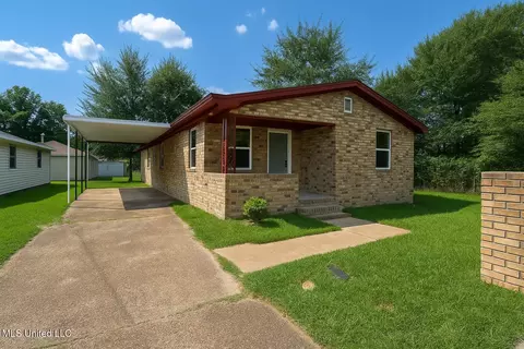 139 Spain Dr, Grenada, MS 38901