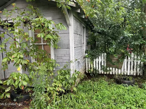 850 W Congress St, Brookhaven, MS 39601 photo 2