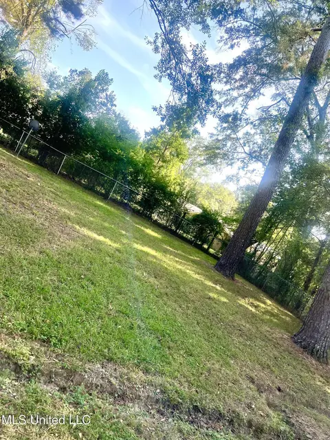 Exterior - 1275 Dorgan St, Jackson, MS 39204 photo 4 of 5