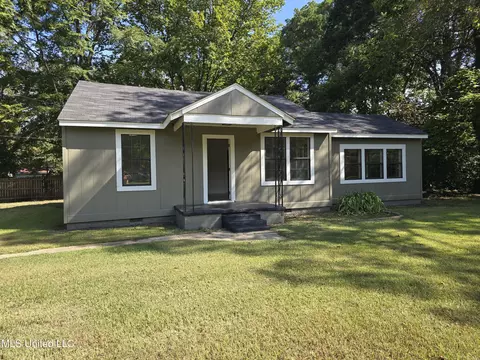 903 W Main, Senatobia, MS 38668