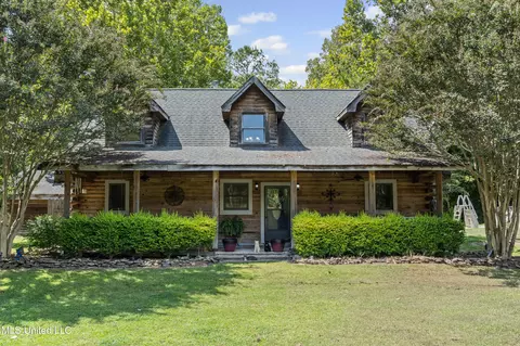 721 Brownlee Rd, Sarah, MS 38665