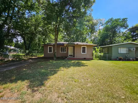 879 Crawford St, Jackson, MS 39203 photo 1