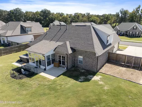 1544 S Clair Cir, Hernando, MS 38632 photo 6