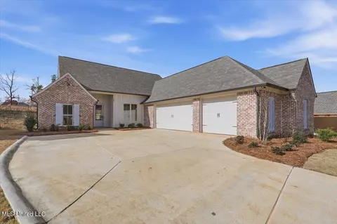 195 Bronson Bnd, Flowood, MS 39232