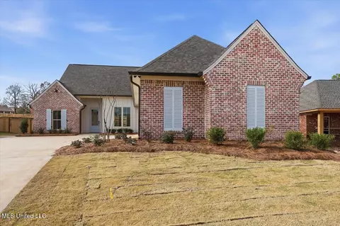 Exterior - 195 Bronson Bnd, Flowood, MS 39232 photo 2 of 6