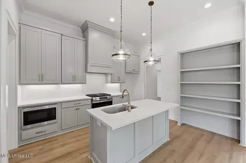 Kitchen - 195 Bronson Bnd, Flowood, MS 39232 photo 2 of 2