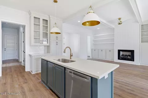 Kitchen - 199 Bronson Bnd, Flowood, MS 39232 photo 3 of 3