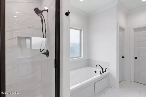 Bath - 532 Baleigh Way, Canton, MS 39046 photo 1 of 3