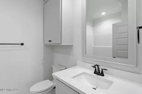 Bath - 532 Baleigh Way, Canton, MS 39046 photo 2 of 3