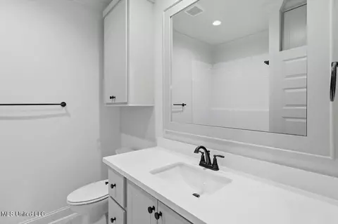 Bath - 532 Baleigh Way, Canton, MS 39046 photo 3 of 3