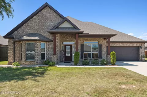 6678 Sugarcane Cir, Ocean Springs, MS 39564