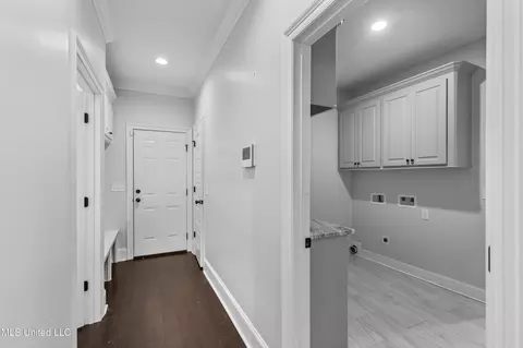 Entry Way - 138 Shoreview Dr, Madison, MS 39110 photo 3 of 4